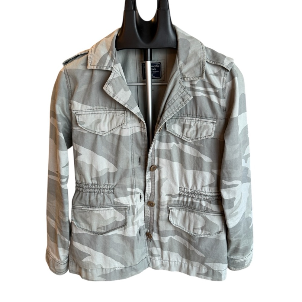 Abercrombie & Fitch Camouflage Button-Up Jacket Size M